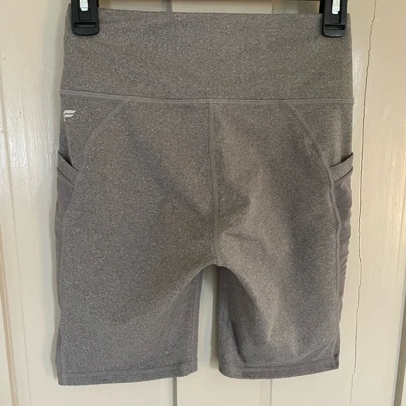 Fabletics Gray Bike Shorts High-Waisted Meshy Pockets Stretchy Active Comfort - Picture 7 of 9